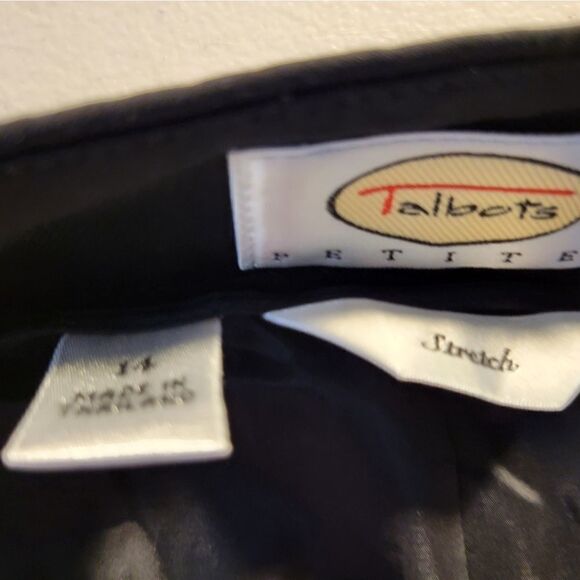 "Talbots" Woman's stretch black skirt , size 14 Pre-owned - Picture 4 of 6